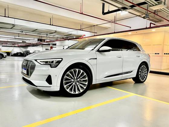 AUDI E-TRON ELÉTRICO PERFORMANCE QUATTRO